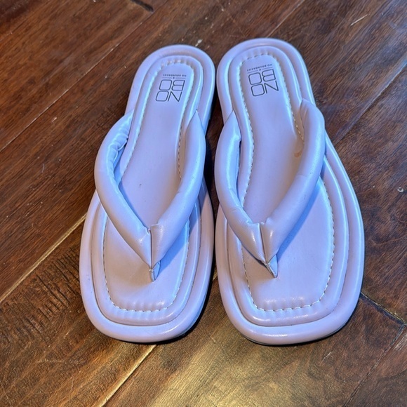 No Boundaries pastel lavender flip flops puffy straps size 8 square shape toe - Picture 1 of 10